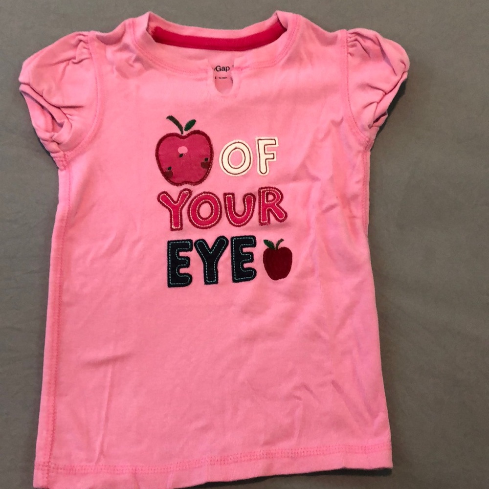 BabyGap Short Sleeve Apple Graphic Tee in Pink Size 5T